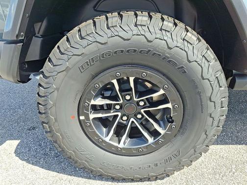 Anvil Clear-Coat Exterior Paint 2026 Jeep Wrangler Rubicon X