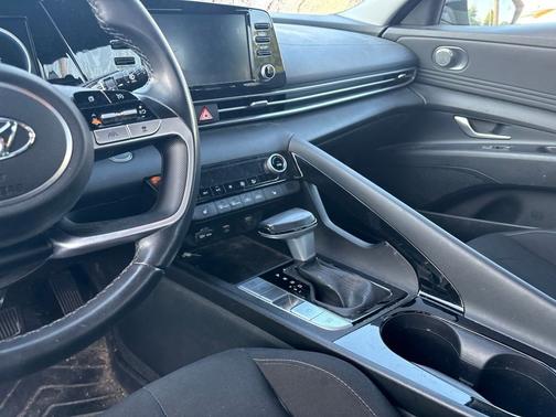 Gray 2022 Hyundai ELANTRA SEL