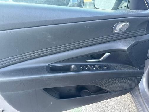 Gray 2022 Hyundai ELANTRA SEL