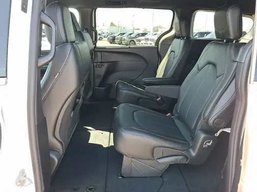 Bright White Clear-Coat Exterior Paint 2026 Chrysler Pacifica Select