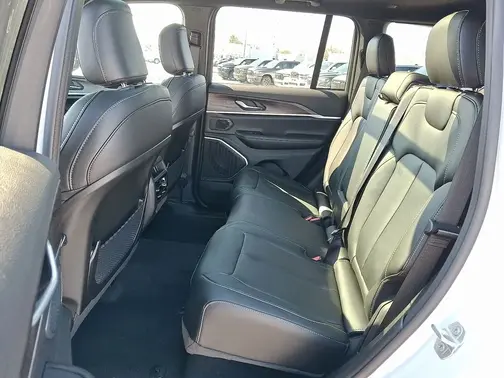Bright White Clear-Coat Exterior Paint 2026 Jeep Grand Cherokee Limited