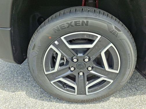 Red Hot Pearl-Coat Exterior Paint 2026 Jeep Cherokee Limited