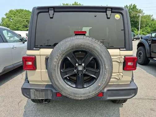 Limited Edition Gobi Clearcoat 2022 Jeep Wrangler Unlimited Sport Altitude