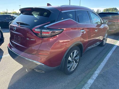 Red 2019 Nissan Murano SL