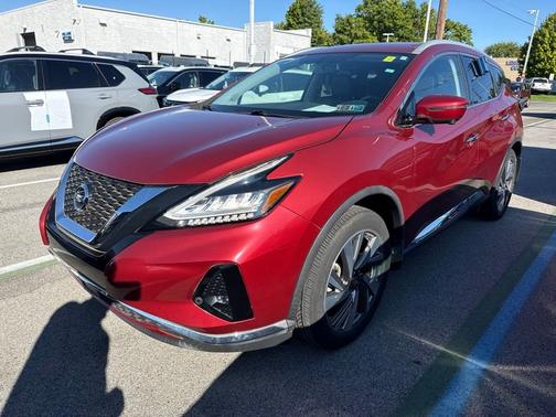 Red 2019 Nissan Murano SL