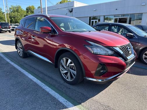 Red 2019 Nissan Murano SL
