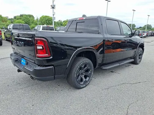 Diamond Black Crystal Pearl-Coat Exterior Paint 2026 RAM 1500 Big Horn/Lone Star