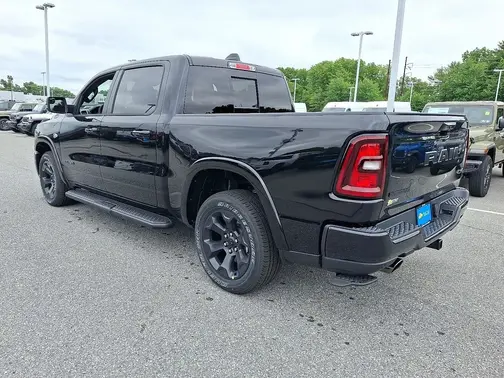 Diamond Black Crystal Pearl-Coat Exterior Paint 2026 RAM 1500 Big Horn/Lone Star