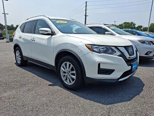 White 2017 Nissan Rogue SV