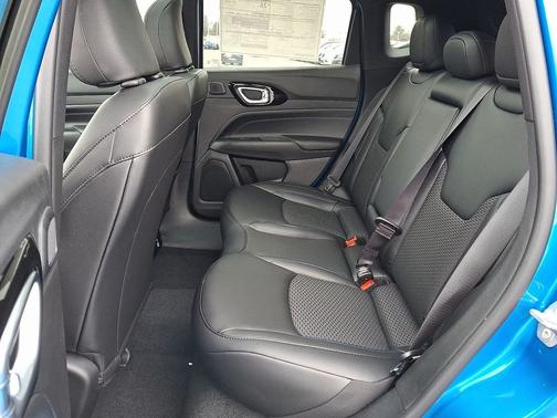 Hydro Blue Pearl-Coat Exterior Paint 2026 Jeep Compass Latitude