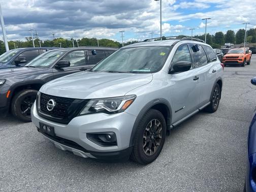 Silver 2020 Nissan Pathfinder SV