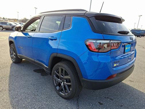 Hydro Blue Pearl-Coat Exterior Paint 2026 Jeep Compass Limited