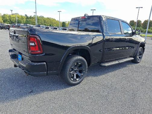Diamond Black Crystal Pearl-Coat Exterior Paint 2027 RAM 1500 Big Horn/Lone Star