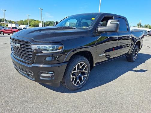 Diamond Black Crystal Pearl-Coat Exterior Paint 2026 RAM 1500 Laramie