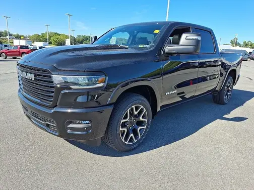 Diamond Black Crystal Pearl-Coat Exterior Paint 2026 RAM 1500 Laramie