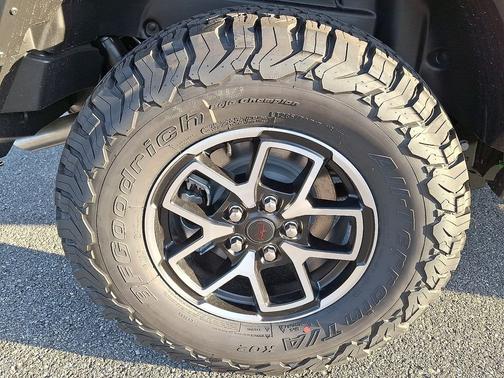 Mojito Clear-Coat Exterior Paint 2026 Jeep Wrangler Rubicon