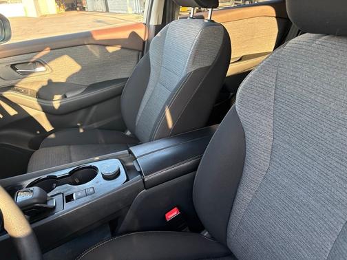 White 2023 Nissan Rogue SV