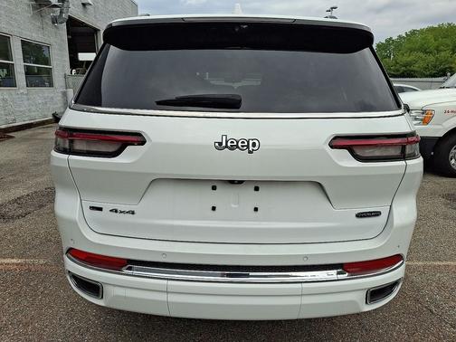 White 2022 Jeep Grand Cherokee L Overland
