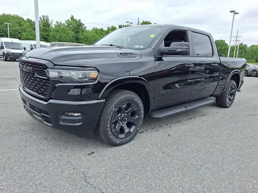 Diamond Black Crystal Pearl-Coat Exterior Paint 2026 RAM 1500 Big Horn/Lone Star