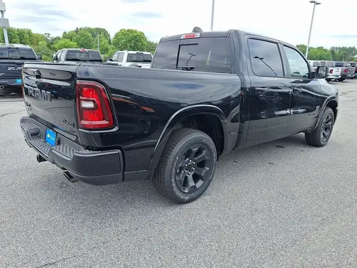 Diamond Black Crystal Pearl-Coat Exterior Paint 2026 RAM 1500 Big Horn/Lone Star