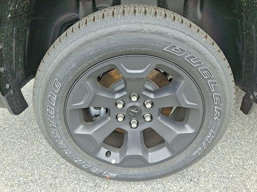 Diamond Black Crystal Pearl-Coat Exterior Paint 2026 RAM 1500 Big Horn/Lone Star