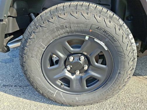 Anvil Clear-Coat Exterior Paint 2026 Jeep Wrangler Sport