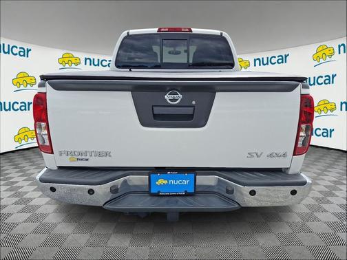 White 2018 Nissan Frontier SV
