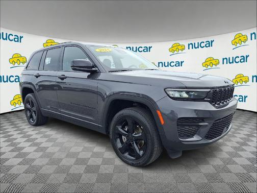 Gray 2024 Jeep Grand Cherokee Altitude