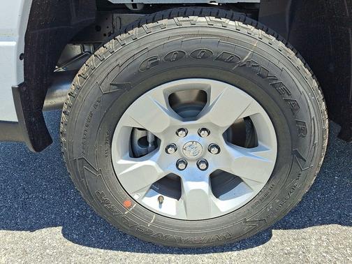 Bright White Clear-Coat Exterior Paint 2026 RAM 1500