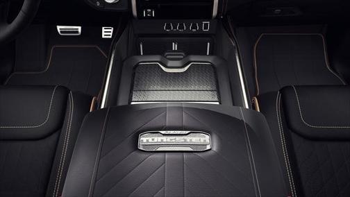 Diamond Black Crystal Pearl-Coat Exterior Paint 2027 RAM 1500 Tungsten