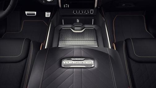 Diamond Black Crystal Pearl-Coat Exterior Paint 2027 RAM 1500 Tungsten