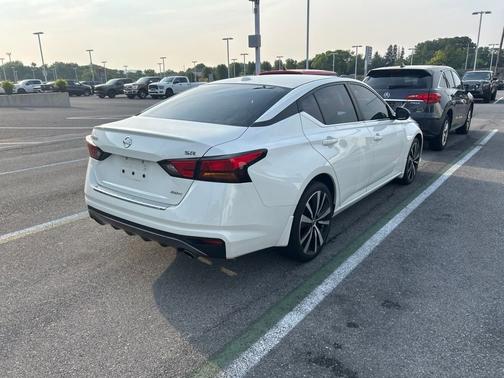 White 2019 Nissan Altima 2.5 SR