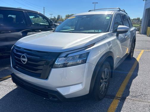 Silver 2022 Nissan Pathfinder SV