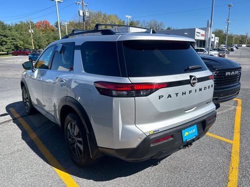 Silver 2022 Nissan Pathfinder SV