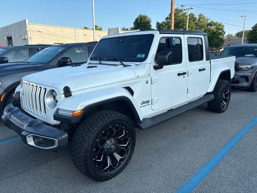 White 2020 Jeep Gladiator Overland