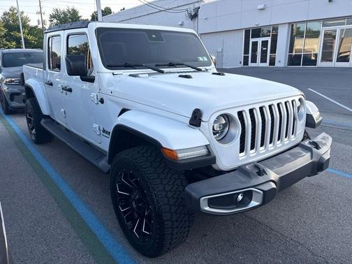 White 2020 Jeep Gladiator Overland