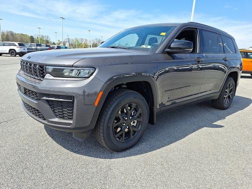 Baltic Gray Metallic Clear-Coat Exterior Paint 2026 Jeep Grand Cherokee L Altitude
