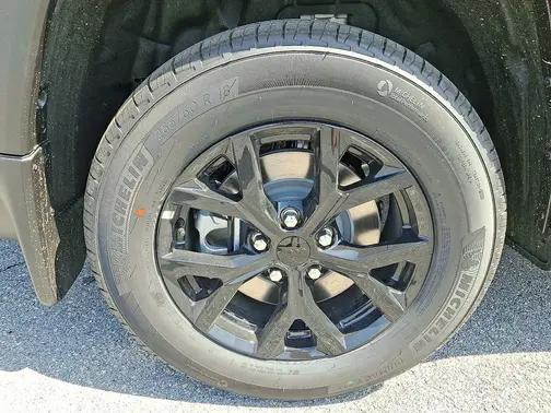 Baltic Gray Metallic Clear-Coat Exterior Paint 2026 Jeep Grand Cherokee L Altitude