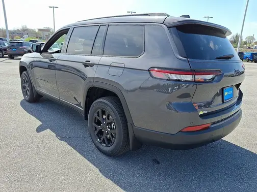 Baltic Gray Metallic Clear-Coat Exterior Paint 2026 Jeep Grand Cherokee L Altitude