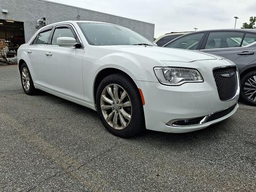 White 2016 Chrysler 300 Limited