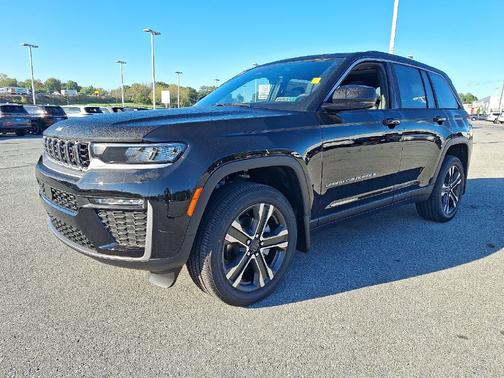 High-Gloss Black Paint 2027 Jeep Grand Cherokee