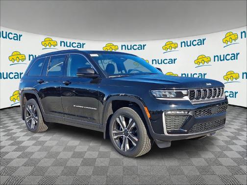 High-Gloss Black Paint 2027 Jeep Grand Cherokee