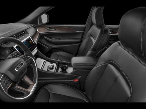 High Gloss Black 2027 Jeep Grand Cherokee