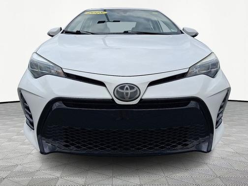 White 2018 Toyota Corolla SE
