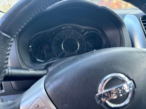 Blue 2015 Nissan Versa Note SV
