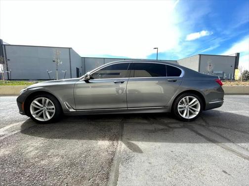 2018 BMW 750 i xDrive
