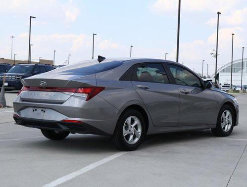 2023 Hyundai ELANTRA SE