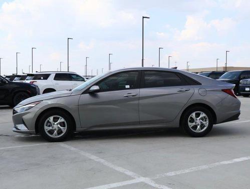 2023 Hyundai ELANTRA SE