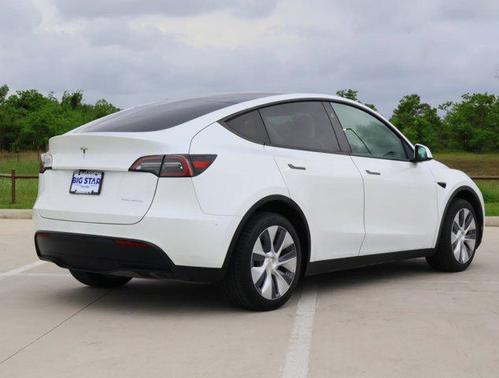 2024 Tesla Model Y Long Range Dual Motor All-Wheel Drive