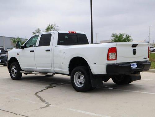 2024 RAM 3500 Tradesman Crew Cab 4x4 8' Box